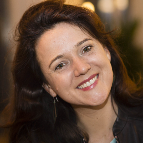 Dara Kell headshot